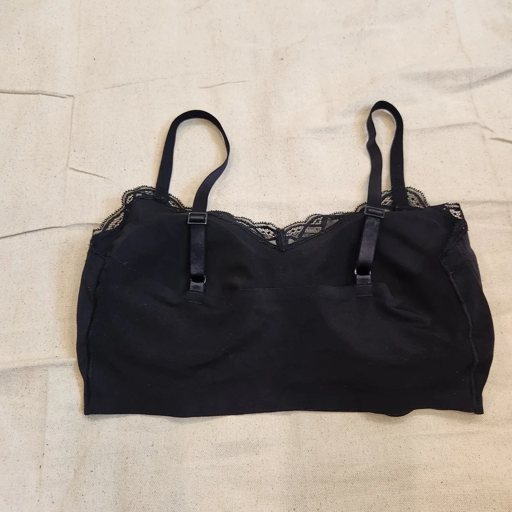TRUE & CO Black Lace Trim Adjustable Strap V-Neck Wireless Comfort Bra Small S